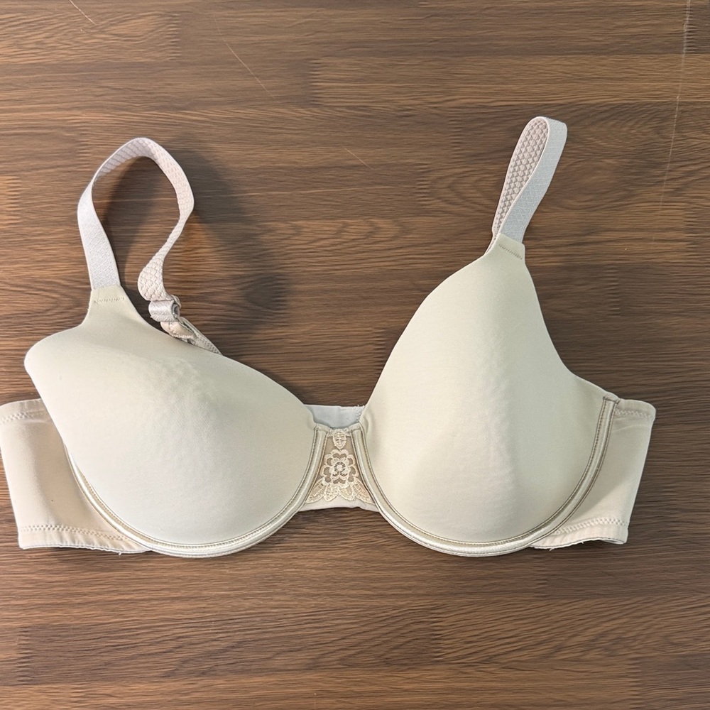 Vanity Fair Beautiful Benefits Cream Bra 40C